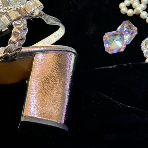 Sandals - Picture 5 of 10